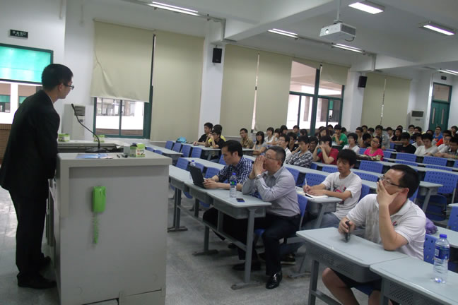 華僑大學(xué)公益講座“大學(xué)生涯與職業(yè)發(fā)展的建議”成功舉行